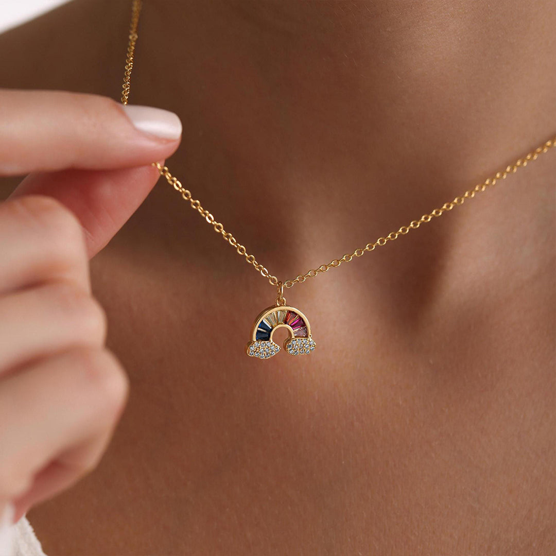 Dainty Rainbow Necklace | Støtt brystkreft