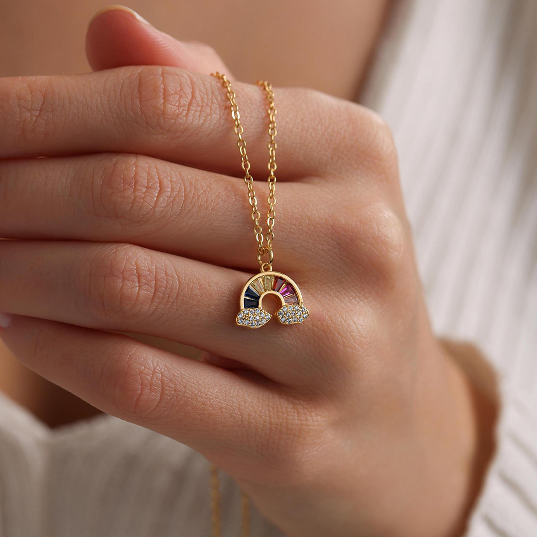 Dainty Rainbow Necklace | Støtt brystkreft